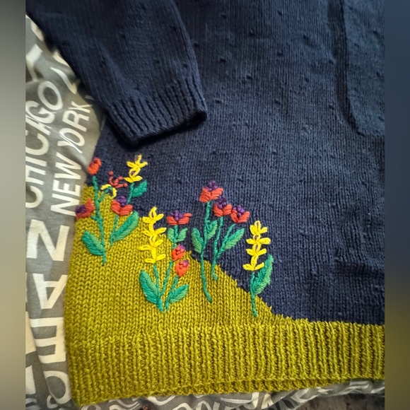 Woman’s gently worn vintage “Fall” themed cardigan hand knitted - Picture 2 of 16